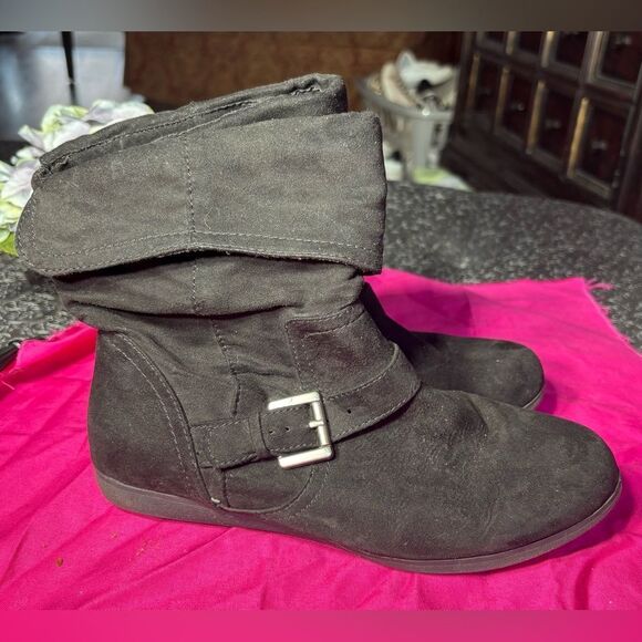 Rampage Brunella Black Suede Slip On Ankle Booties Flats EPC Size 7 Excellent Pr - Picture 2 of 9